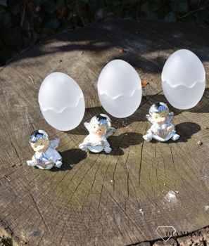 Piękna figurka aniołka trzymającego serduszko w jajku wykonanym ze szkła . Wykonana z wysokiej jakości stali oraz pokryta warstwą srebra w technologii laminowania srebrem (5).JPG
